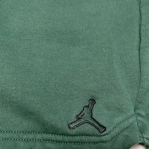 Mens XXL green Jordan fleece shorts